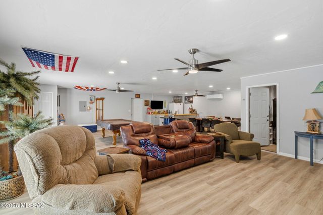 725 S Gollob Road, Tucson, AZ 85710