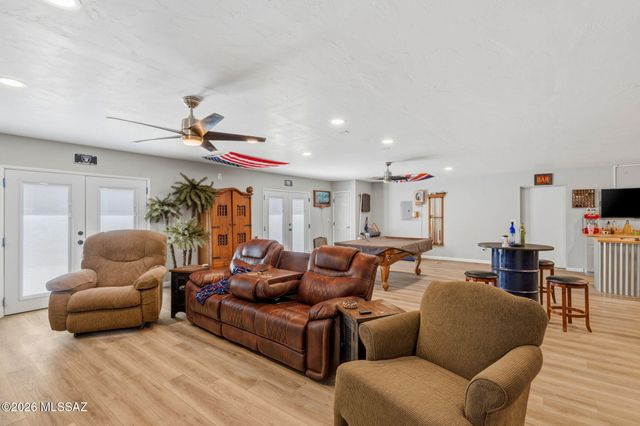 725 S Gollob Road, Tucson, AZ 85710