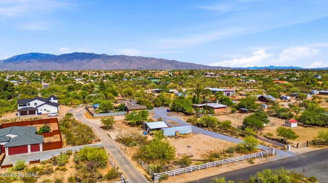 725 S Gollob Road, Tucson, AZ 85710