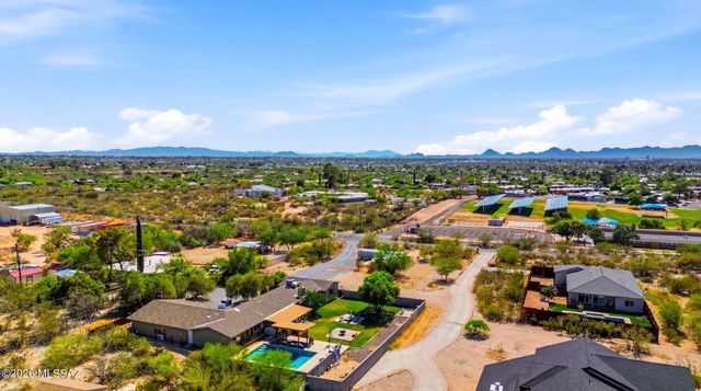 725 S Gollob Road, Tucson, AZ 85710