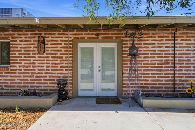 725 S Gollob Road, Tucson, AZ 85710
