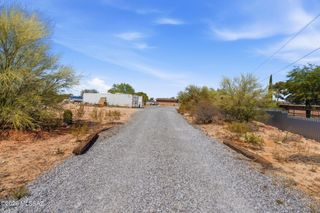 725 S Gollob Road, Tucson, AZ 85710