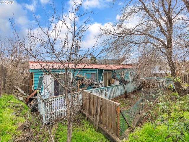 78 MAIN St, Wishram, WA 98673