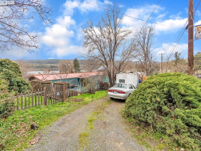78 MAIN St, Wishram, WA 98673