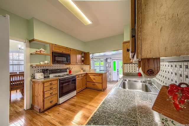 281 W Mariposa, San Antonio, TX 78212