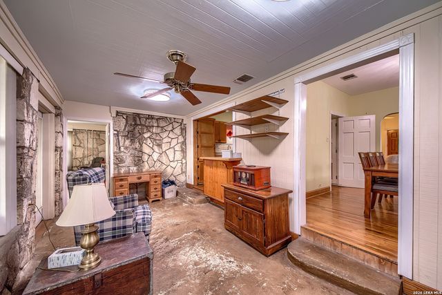 281 W Mariposa, San Antonio, TX 78212