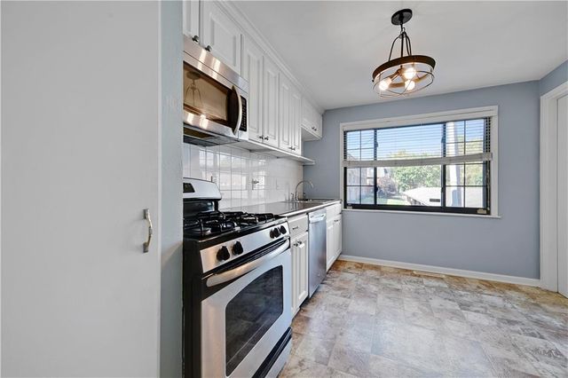 1114 W 46TH Street 2, Kansas City, MO 64111