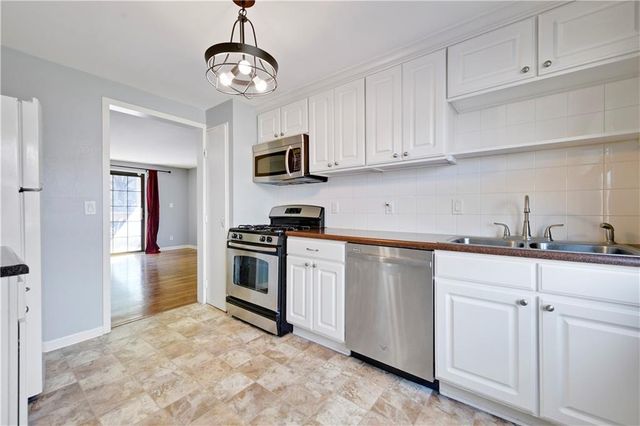 1114 W 46TH Street 2, Kansas City, MO 64111