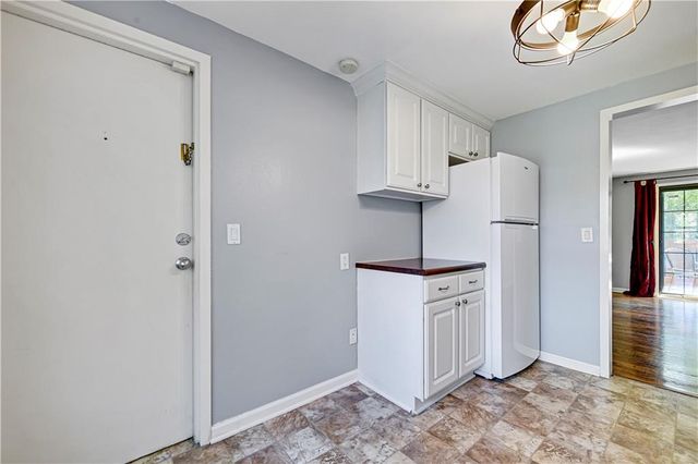 1114 W 46TH Street 2, Kansas City, MO 64111