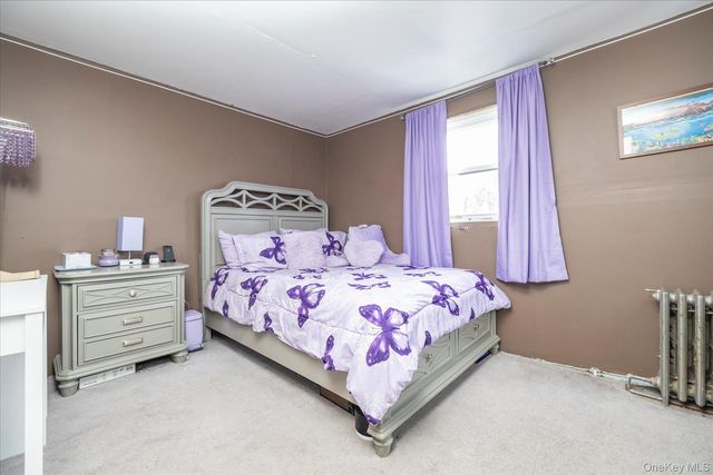 36 Hudson Avenue, Valley Stream, NY 11580