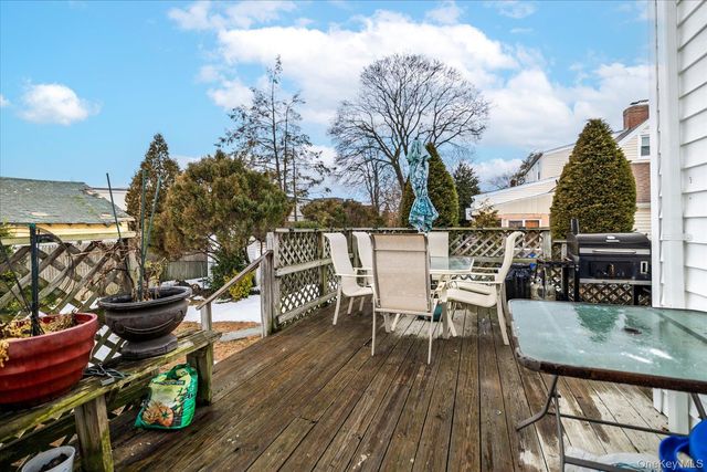 36 Hudson Avenue, Valley Stream, NY 11580