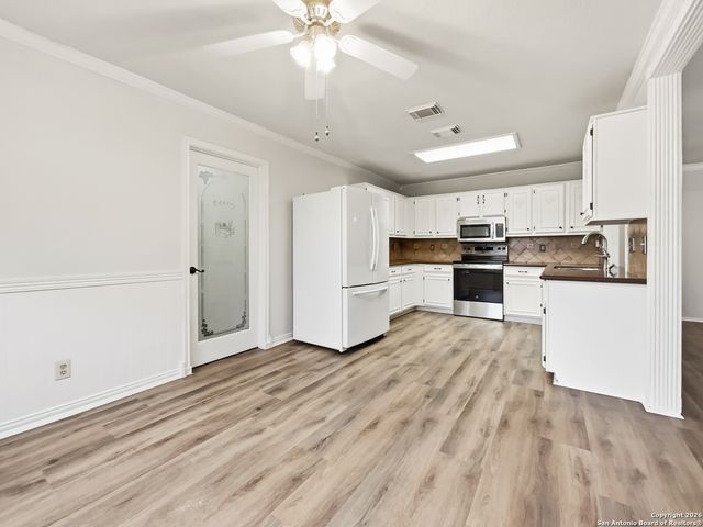 6555 Beech Trail, Converse, TX 78109