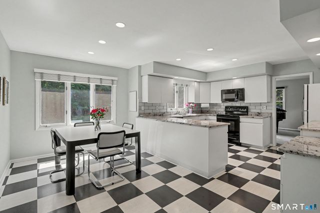 15 Wedgewood Road, Trumbull, CT 06611