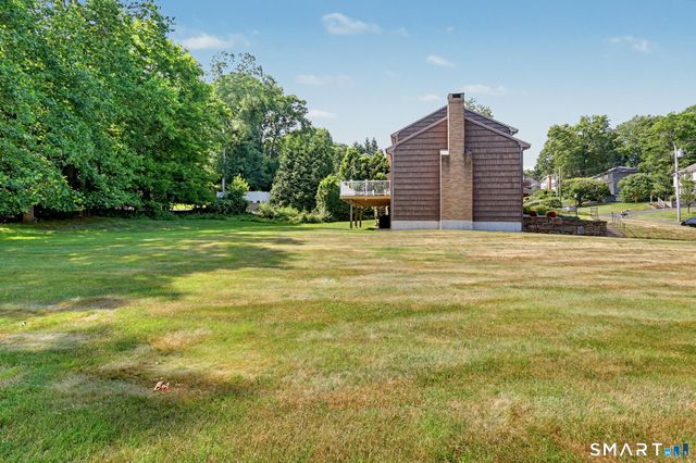 15 Wedgewood Road, Trumbull, CT 06611