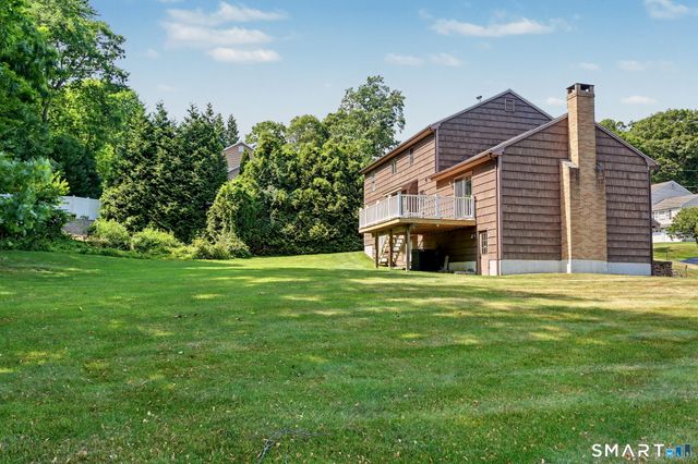 15 Wedgewood Road, Trumbull, CT 06611