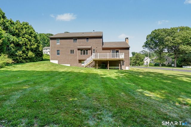 15 Wedgewood Road, Trumbull, CT 06611