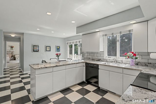15 Wedgewood Road, Trumbull, CT 06611
