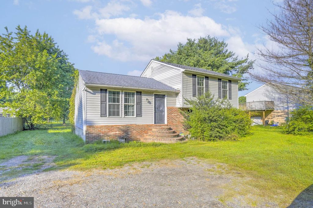 123 COVE POINT RD, Lusby, MD 20657