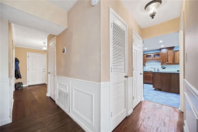 985 Lake Haven Court, Roswell, GA 30076