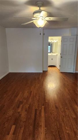 985 Lake Haven Court, Roswell, GA 30076