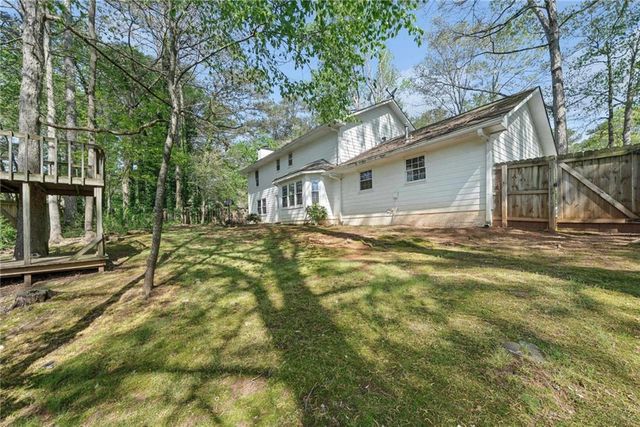 985 Lake Haven Court, Roswell, GA 30076