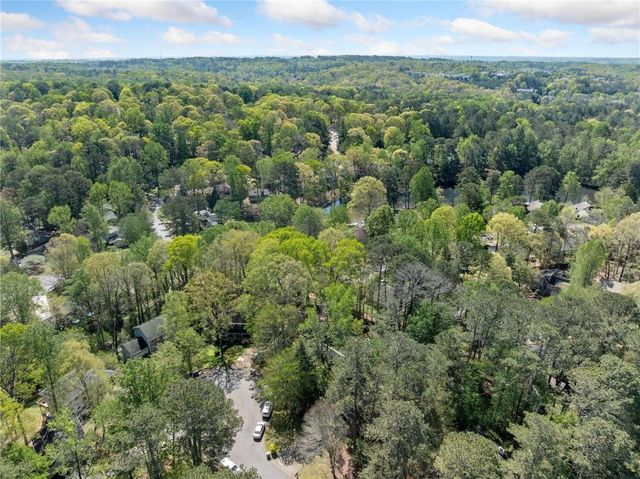 985 Lake Haven Court, Roswell, GA 30076