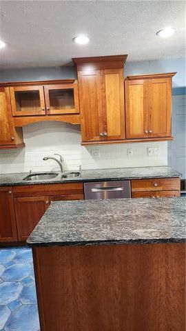 985 Lake Haven Court, Roswell, GA 30076