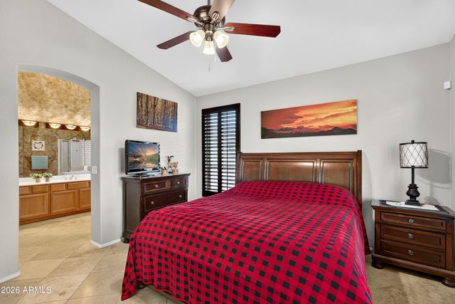 984 S WESTERN SKIES Drive, Gilbert, AZ 85296