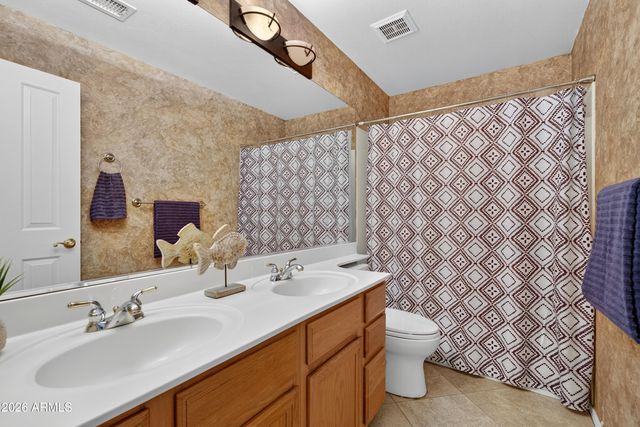 984 S WESTERN SKIES Drive, Gilbert, AZ 85296
