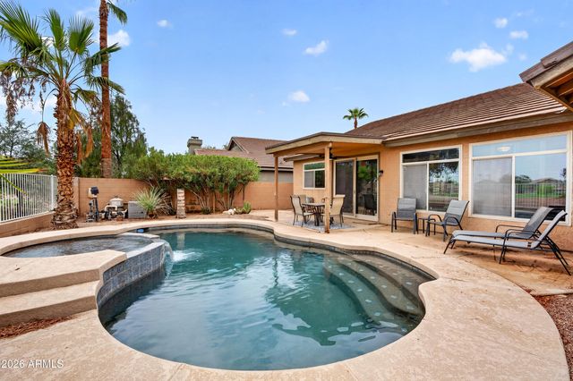 984 S WESTERN SKIES Drive, Gilbert, AZ 85296