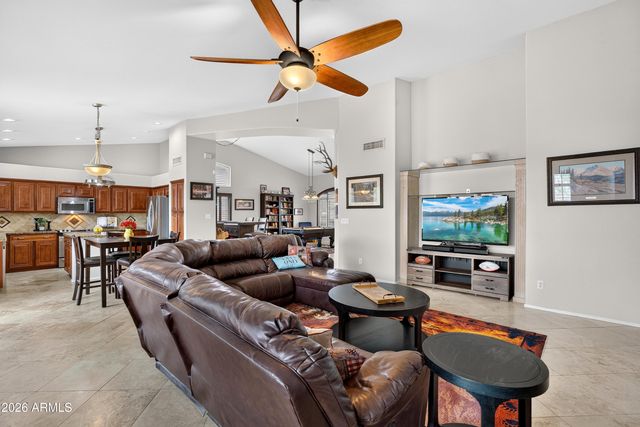 984 S WESTERN SKIES Drive, Gilbert, AZ 85296