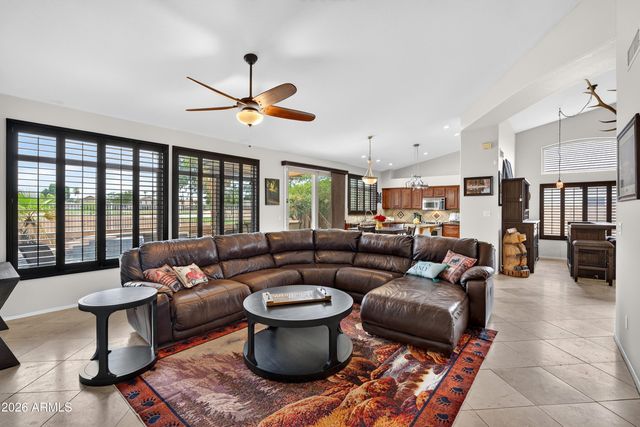 984 S WESTERN SKIES Drive, Gilbert, AZ 85296