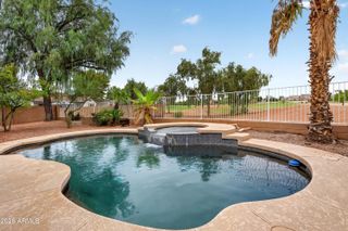 984 S WESTERN SKIES Drive, Gilbert, AZ 85296