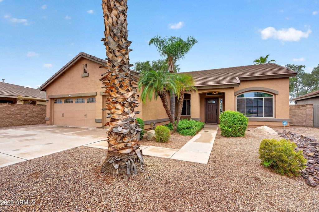 984 S WESTERN SKIES Drive, Gilbert, AZ 85296 — photo 2