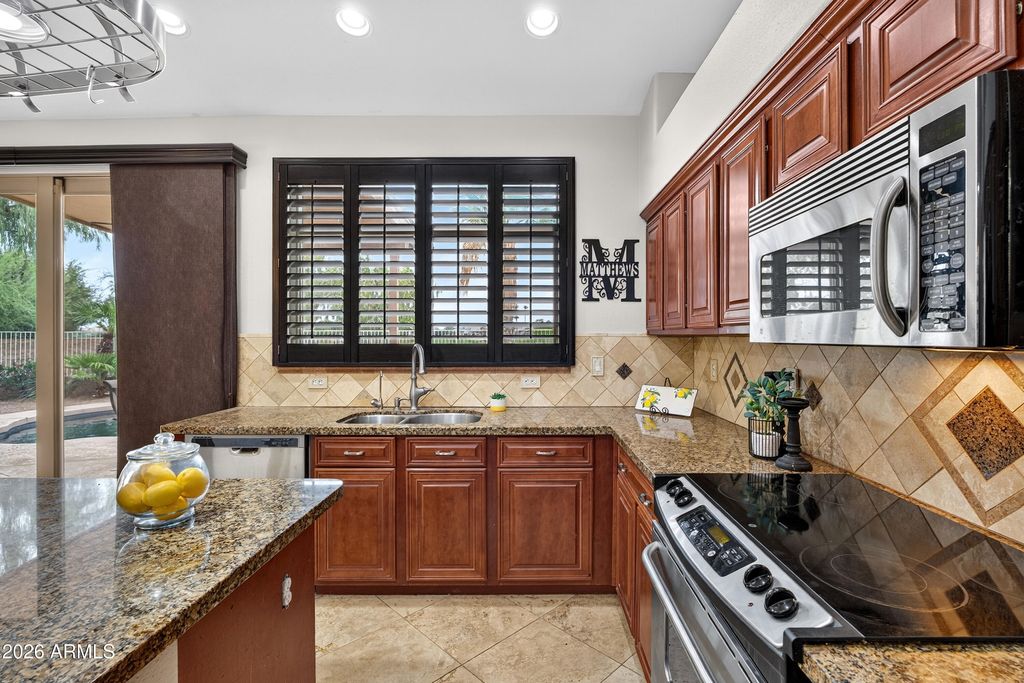 984 S WESTERN SKIES Drive, Gilbert, AZ 85296 — photo 5