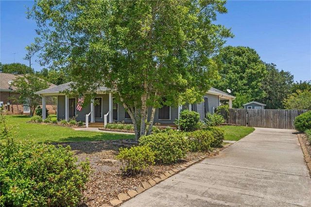 18948 Summer Oaks Place, Fairhope, AL 36532