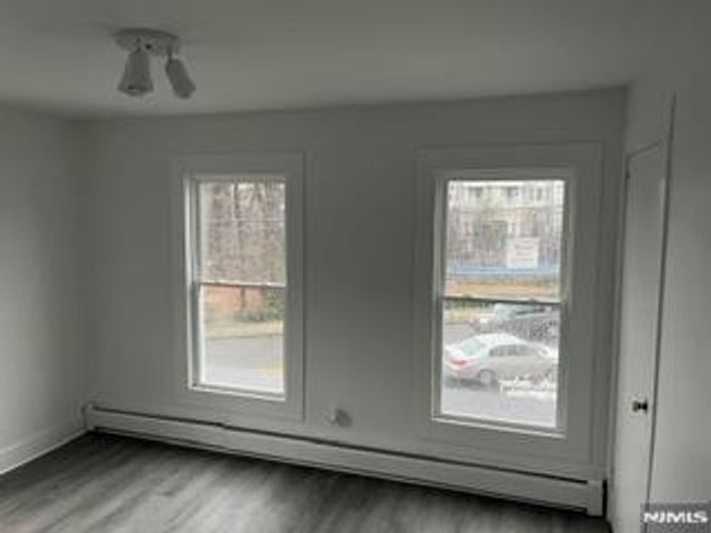 166 Rochelle 2, Rochelle Park, NJ 07652