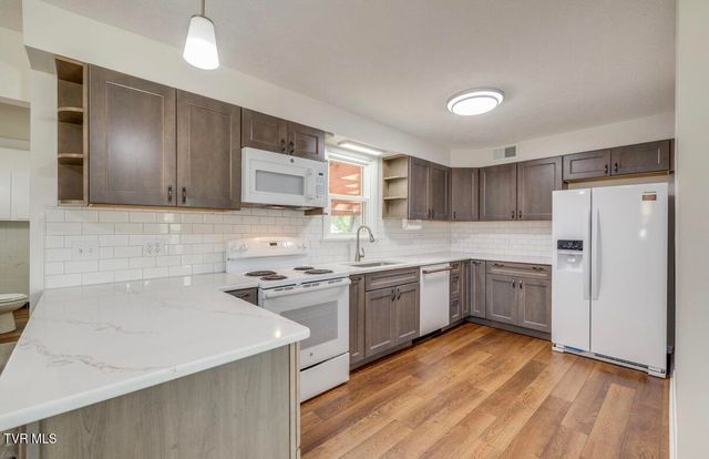 833 Fairmont Avenue, Kingsport, TN 37660