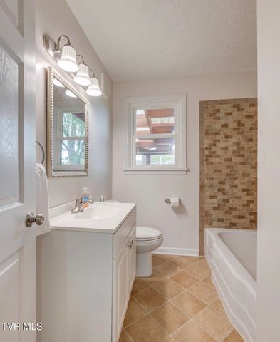 833 Fairmont Avenue, Kingsport, TN 37660