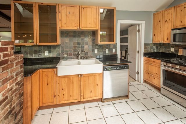 383 Westhampton Rd, Northampton, MA 01062