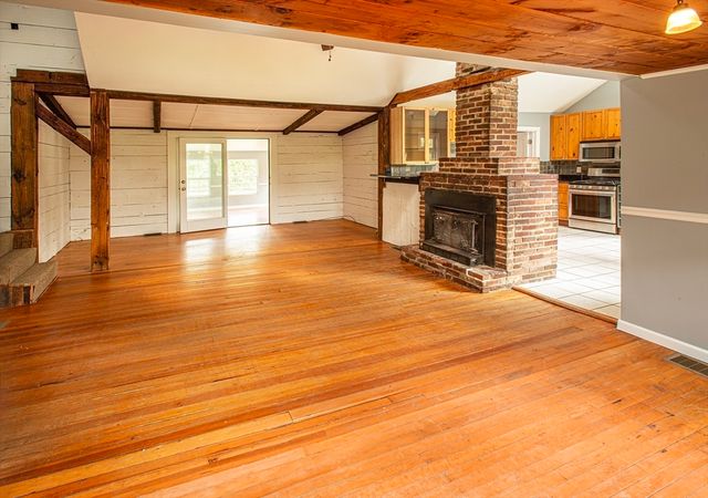383 Westhampton Rd, Northampton, MA 01062