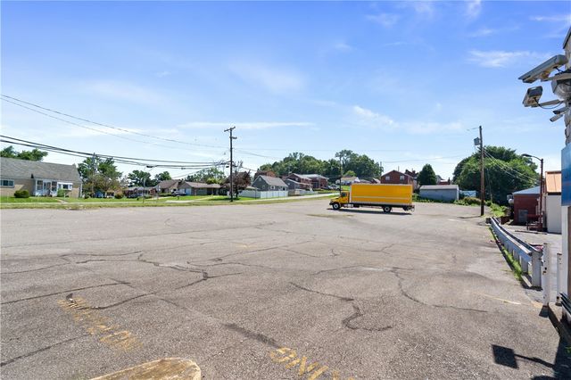 301 Unity Center Rd, Plum Boro, PA 15239