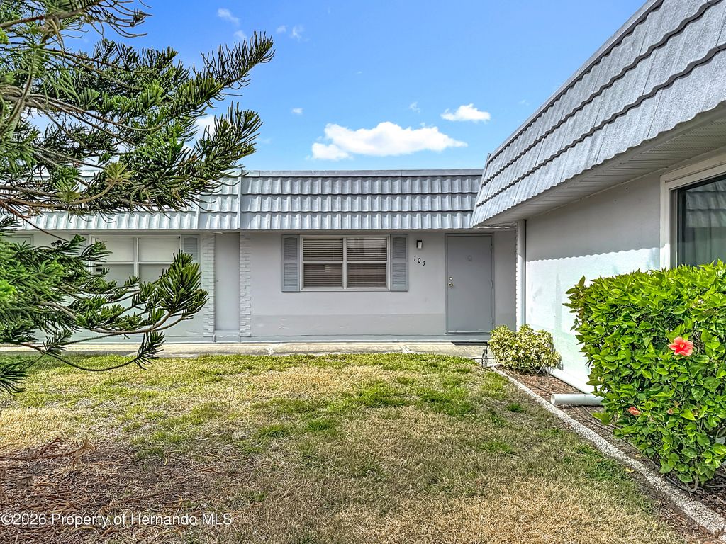 202 Bedford Trail 103, Sun City Center, FL 33573