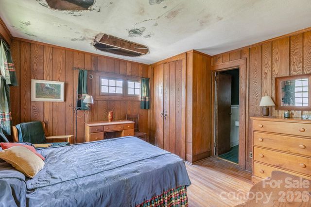 1971 Swiss Pine Lake Drive, Spruce Pine, NC 28777