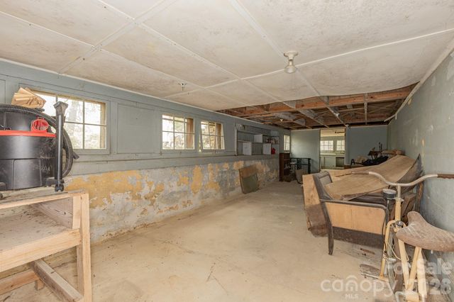 1971 Swiss Pine Lake Drive, Spruce Pine, NC 28777