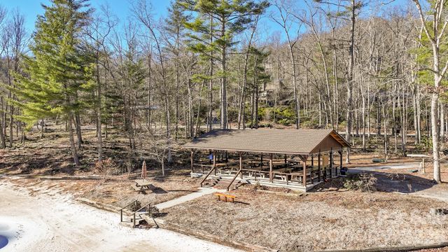 1971 Swiss Pine Lake Drive, Spruce Pine, NC 28777