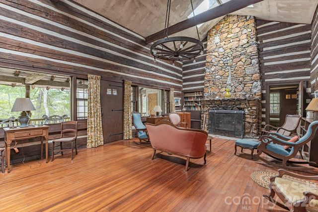 1971 Swiss Pine Lake Drive, Spruce Pine, NC 28777