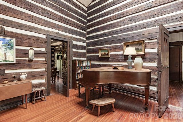 1971 Swiss Pine Lake Drive, Spruce Pine, NC 28777