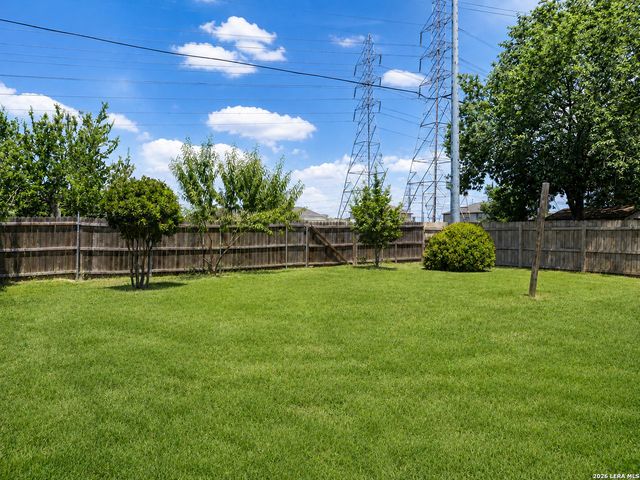 4107 MISTFLOWER DR, Converse, TX 78109