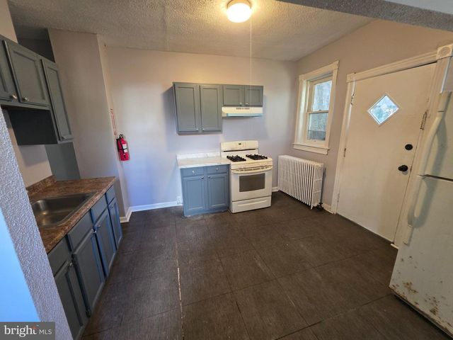 257 HIGHLAND AVE, Trenton, NJ 08618